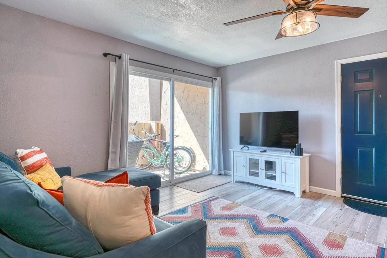 2BR Sleeps 6 Pool BBQ Gym Hot Tub & Bar Hopping Scottsdale 0*,