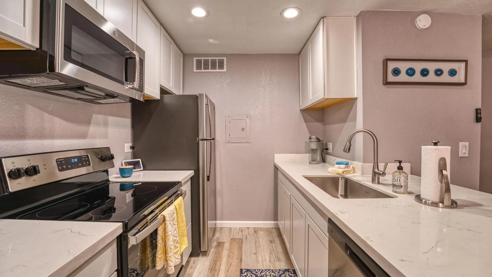 Nyaraló 2BR Sleeps 6 Pool BBQ Gym Hot Tub & Bar Hopping Scottsdale