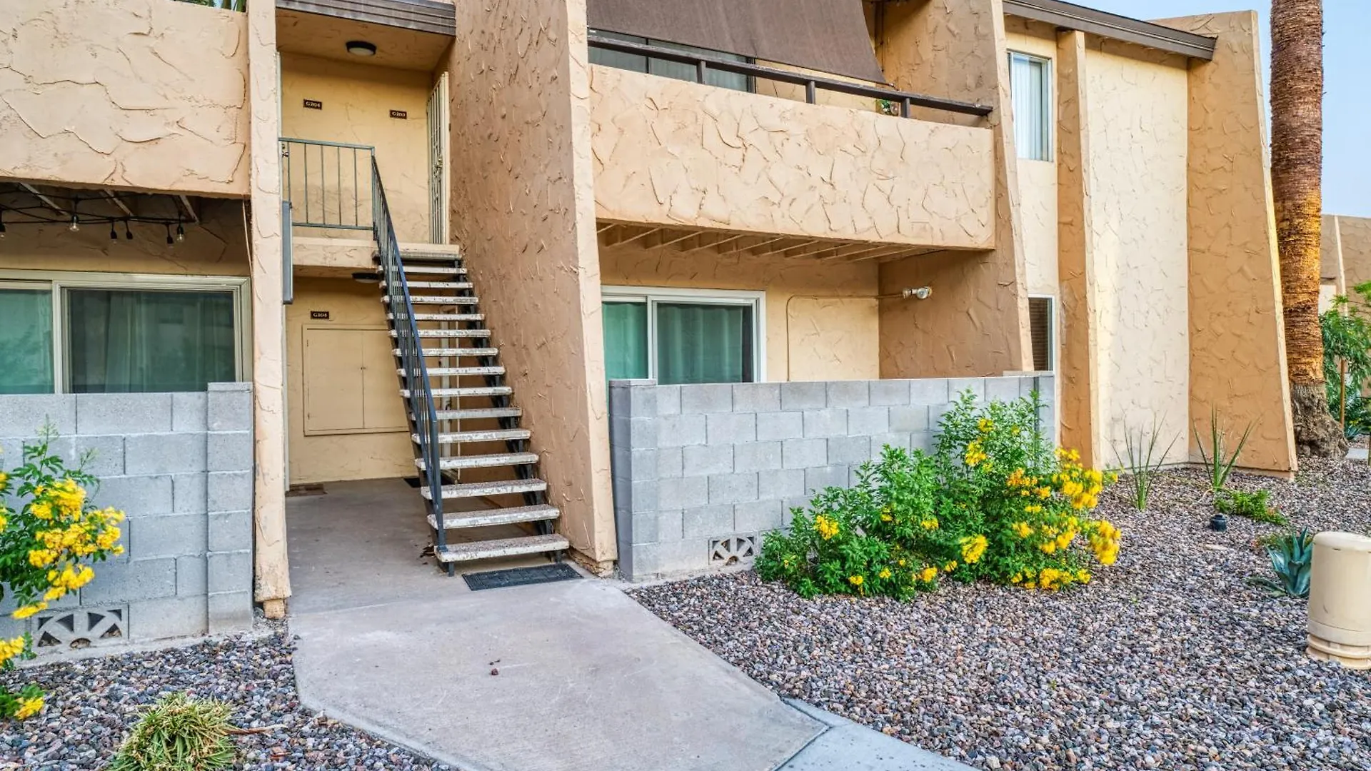 Nyaraló 2BR Sleeps 6 Pool BBQ Gym Hot Tub & Bar Hopping Scottsdale